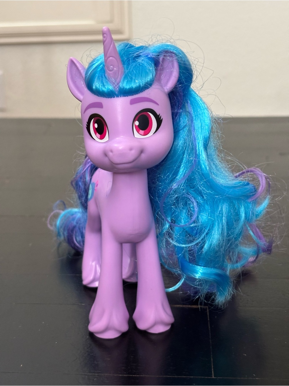 My Little Pony 2021 Izzy Moonbow 6.75” Brushable Purple Blue Hair Unicorn Hasbro